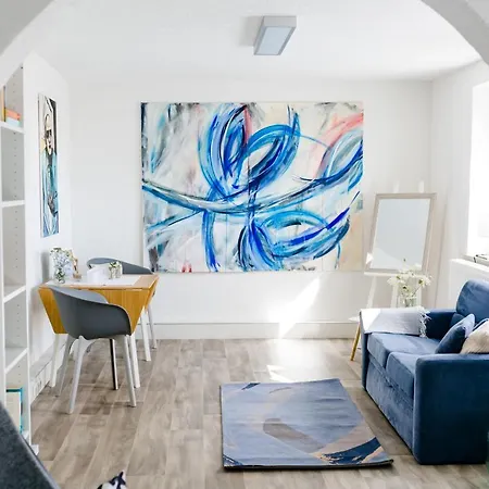 Kleines Kunsthaus. *